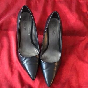 Kenneth Cole reaction pumps